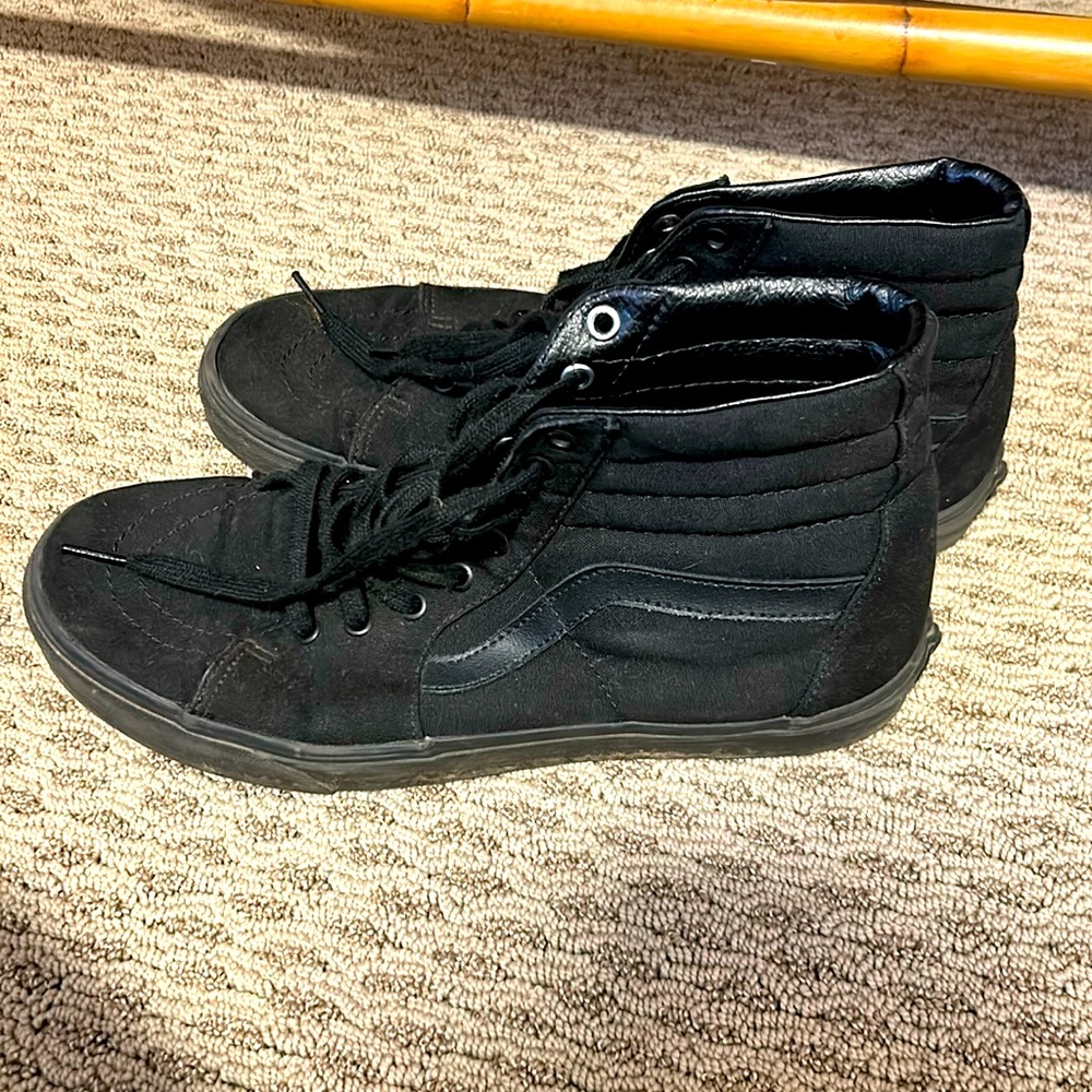 Vans 🛹 High Tops- Black Canvas - Size 11